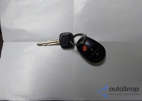 2011 Toyota Sienna from USA, damaged, VIN 5TDKA3DC6BS001746